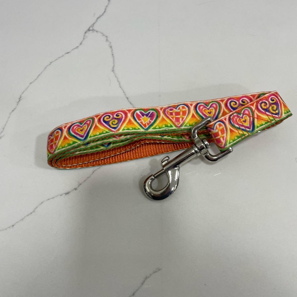 1" Watercolor Hearts Leash - 4' length